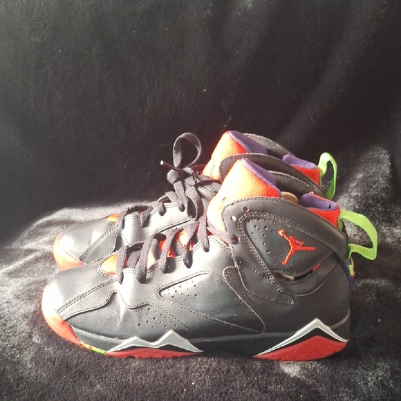 Jordan Kids Black and Red High-Top Sneakers - Picture 2 of 9